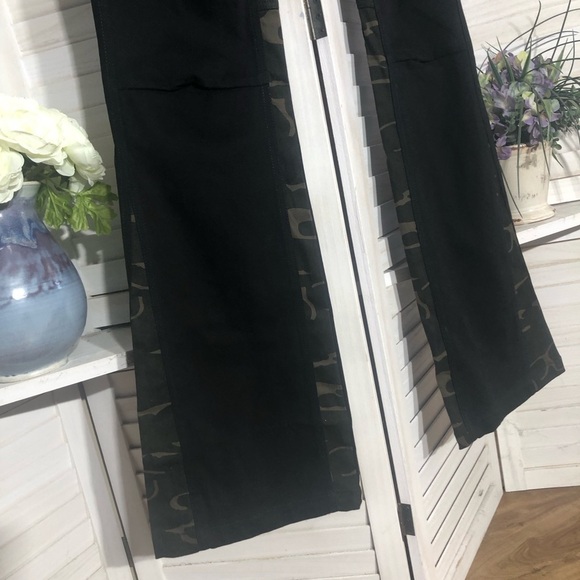 Hot Topic Black Cargo Pants Goth Camouflage Flare 28x32 - Picture 6 of 12